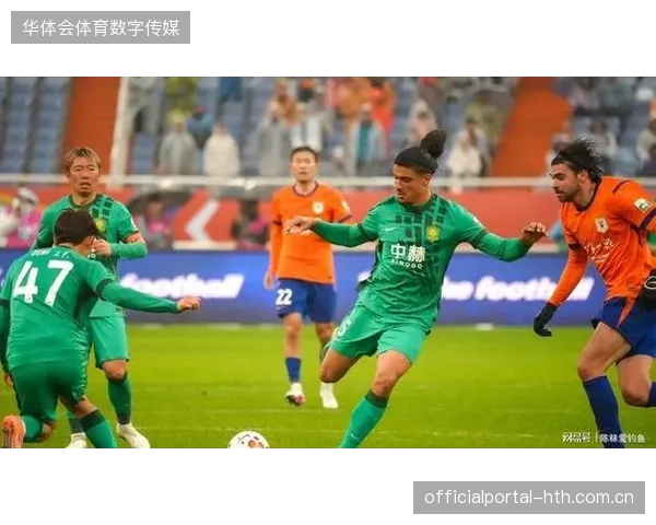 葡萄牙后卫拉莫斯的加盟有效提升了北京国安防线的高度，增强了球队的高空球防守能力